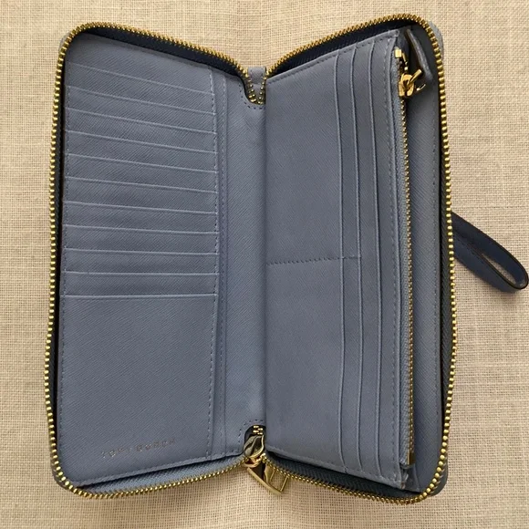 Tory Burch Robinson Leather Continental Wallet Wristlet Passport Organizer NWOT - Picture 10 of 16